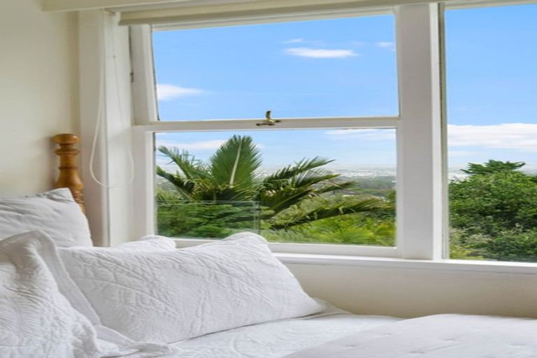 Photo of property in 1/15 Pemberton Avenue, Bayview, Auckland, 0629