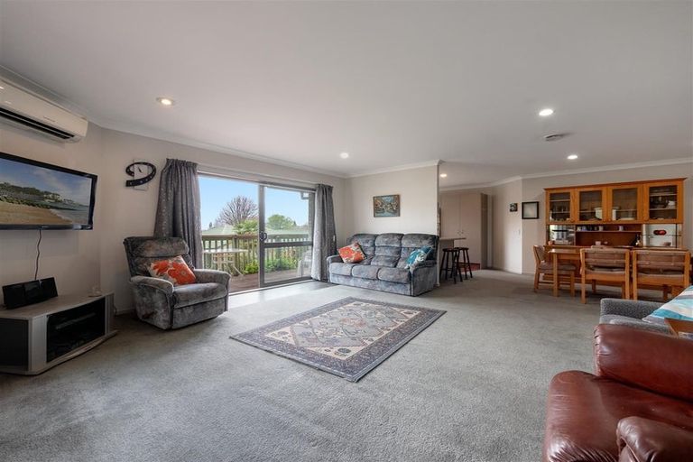 Photo of property in 2 Dowman Place, Te Puke, 3119