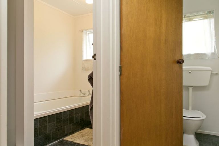 Photo of property in 2/15 Gladstone Grove, Richmond Heights, Taupo, 3330