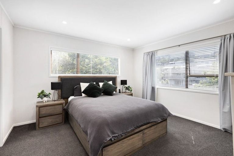 Photo of property in 20 Sandiacre Way, Browns Bay, Auckland, 0630