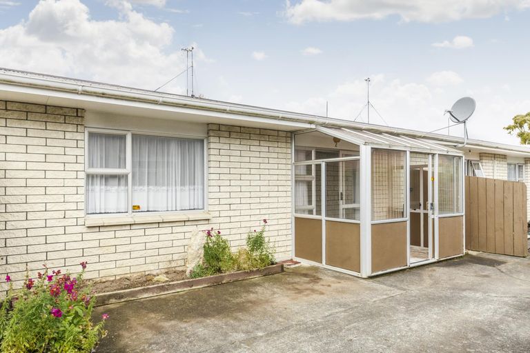 Photo of property in 2/364 Featherston Street, Palmerston North, 4414