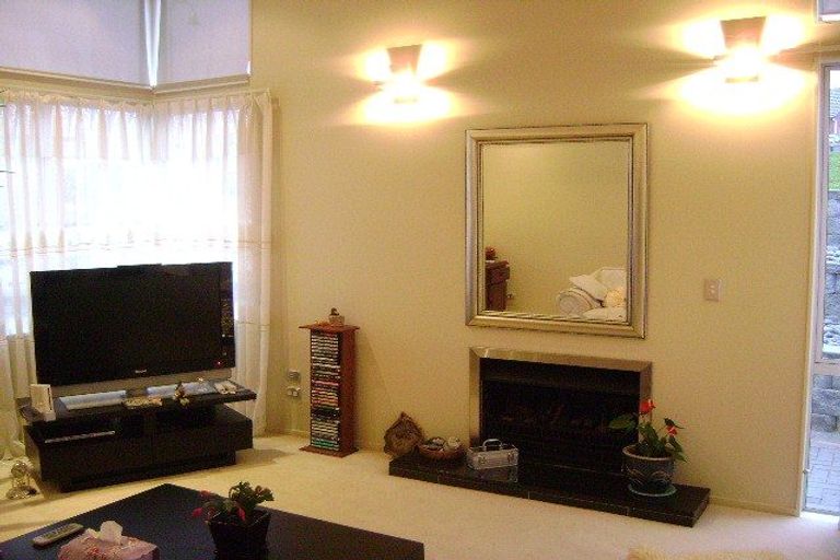 Photo of property in 7 Andara Close, Pinehill, Auckland, 0632