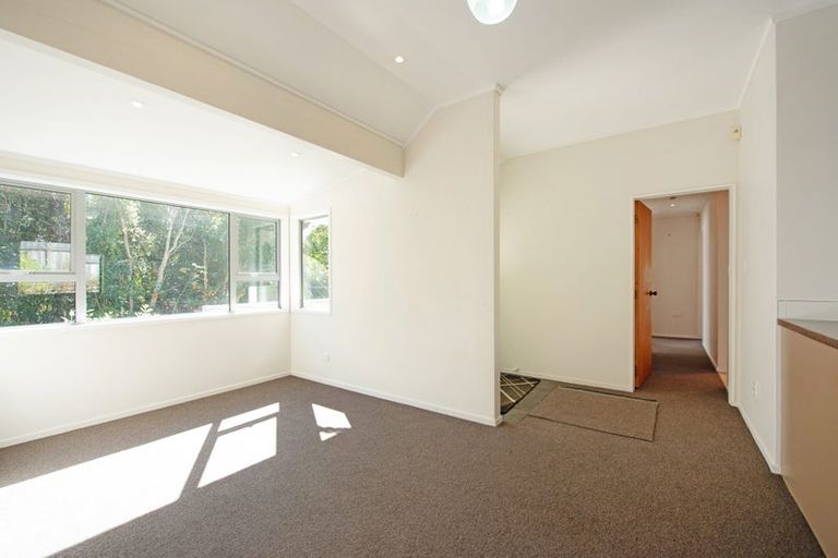 Photo of property in 12 Cambrian Street, Churton Park, Wellington, 6037