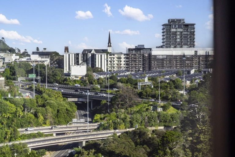 Photo of property in 9c/2 Saint Martins Lane, Grafton, Auckland, 1010