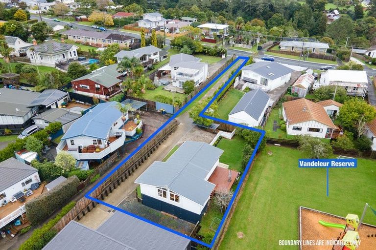 Photo of property in 137 Verbena Road, Birkdale, Auckland, 0626
