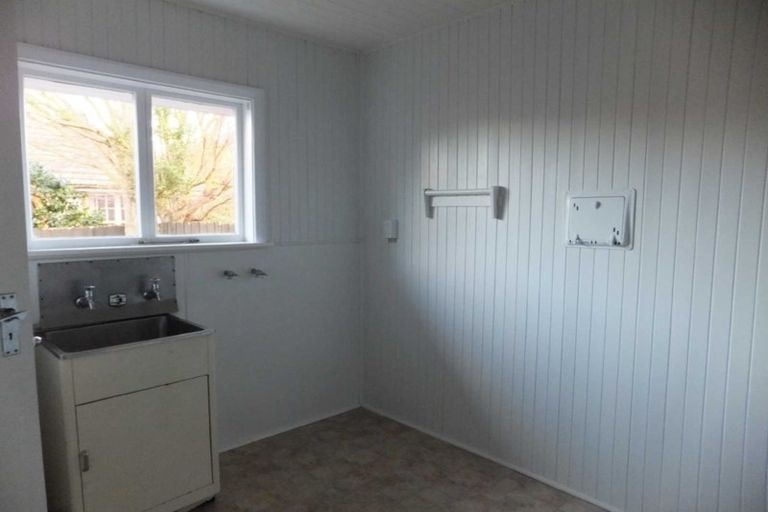 Photo of property in 120 Hamilton Avenue, Ilam, Christchurch, 8041