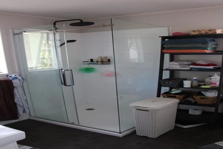 Photo of property in 14 Regency Place, Sunnynook, Auckland, 0632