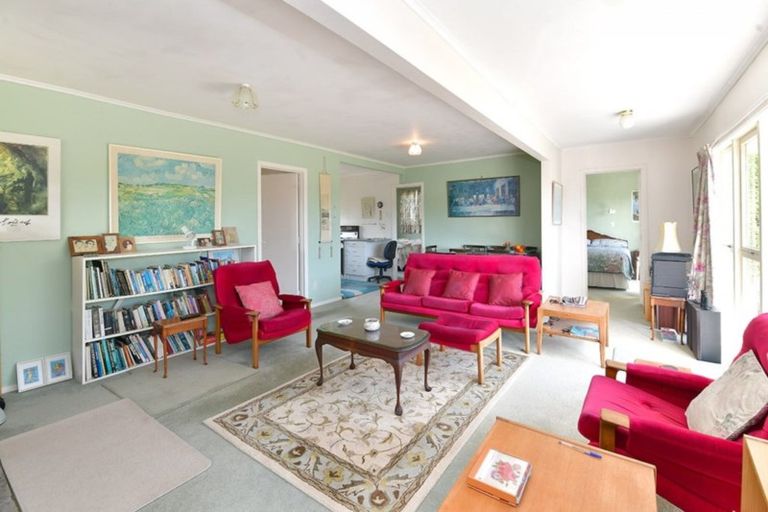 Photo of property in 48 Tindalls Bay Road, Tindalls Beach, Whangaparaoa, 0930