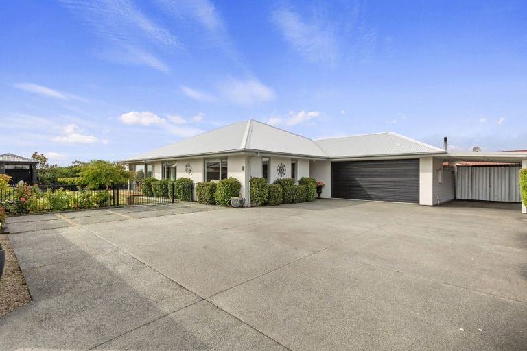 Photo of property in 22 Sequoia Way, Rangiora, 7400