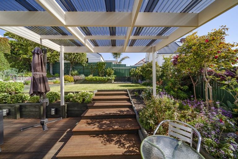 Photo of property in 3 Kavanagh Road, Hospital Hill, Napier, 4110