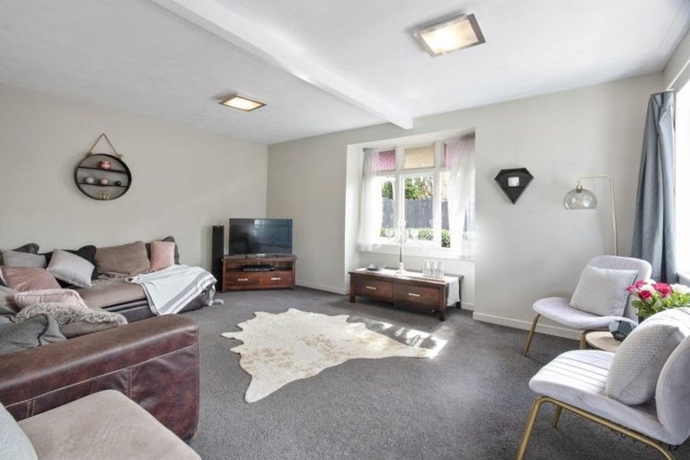 Photo of property in 8a Youngs Road, Papakura, 2110