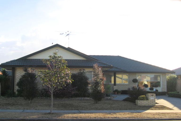 Photo of property in 87 Redcastle Drive, East Tamaki, Auckland, 2013