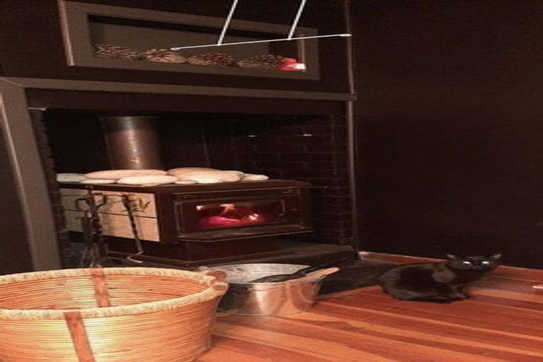 Photo of property in 18 Half Mile Road, Tuatapere, 9620