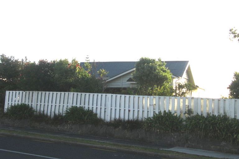 Photo of property in 127 Glenfield Road, Hillcrest, Auckland, 0626