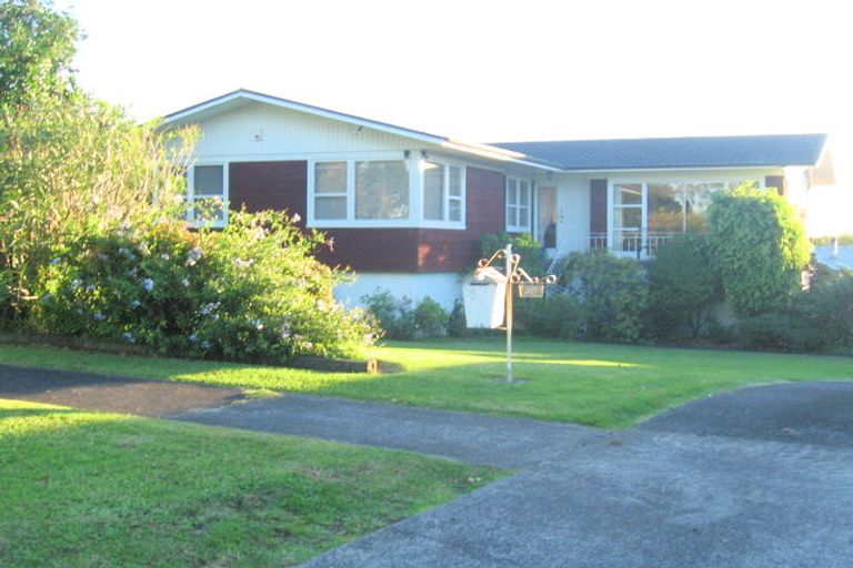 Photo of property in 30 Sunnyhill Crescent, Sunnyhills, Auckland, 2010