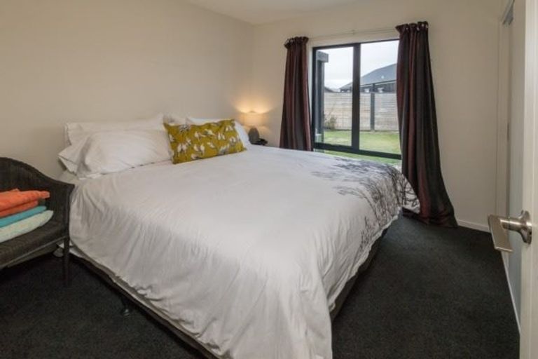 Photo of property in 30 Marbleleaf Lane, Albert Town, Wanaka, 9305