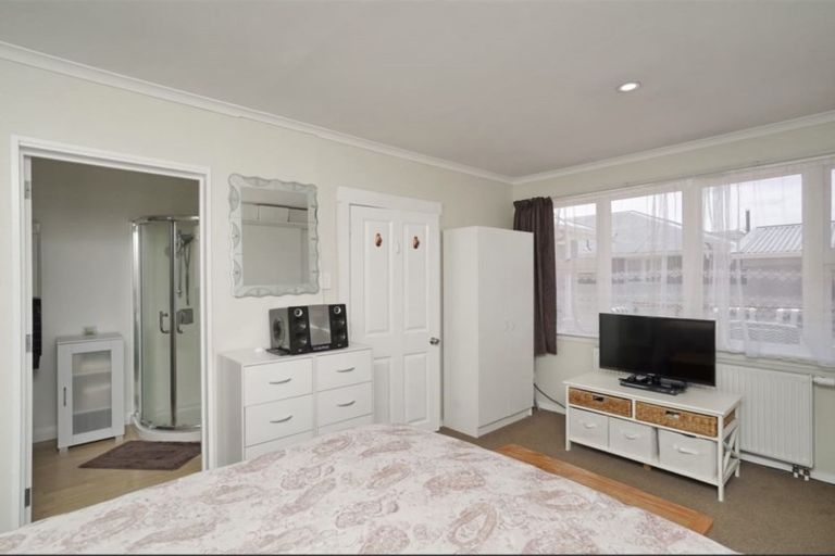 Photo of property in 12 Everest Street, Burnside, Christchurch, 8053