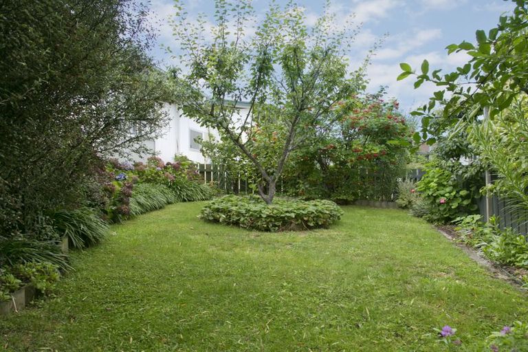 Photo of property in 2/15 Gladstone Grove, Richmond Heights, Taupo, 3330