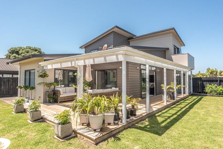 Photo of property in 13 Kamahi Street, Castlecliff, Whanganui, 4501