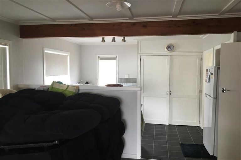 Photo of property in 3 Kokiri Street, Te Atatu South, Auckland, 0610