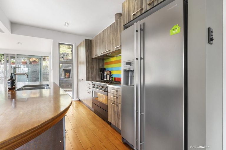 Photo of property in 5 Valley Street, Island Bay, Wellington, 6023