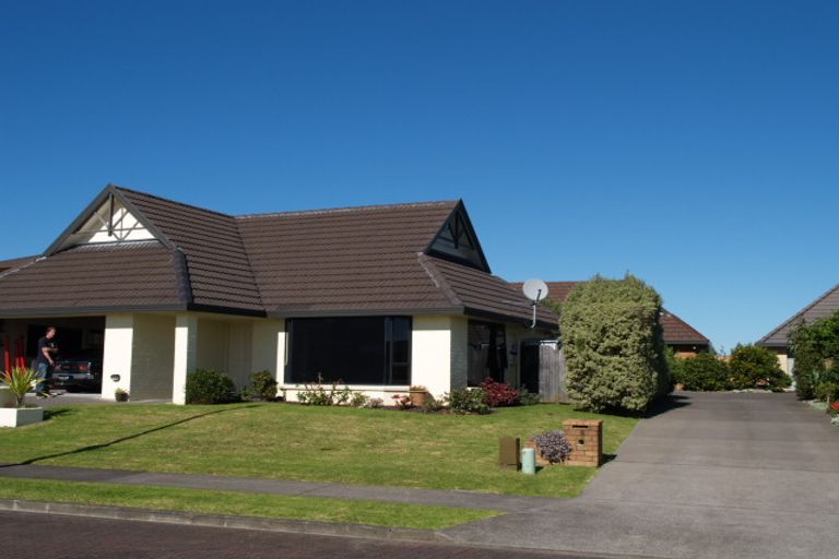 Photo of property in 1/31 Crescent Hills Court, Northpark, Auckland, 2013
