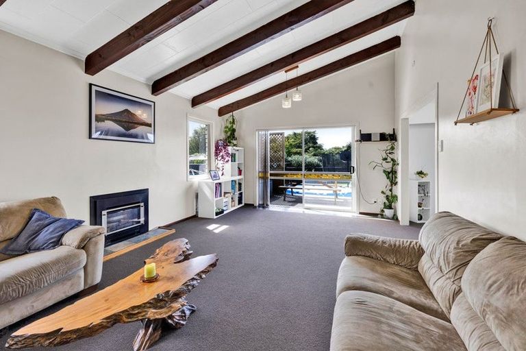 Photo of property in 18 Oberon Street, Stratford, 4332