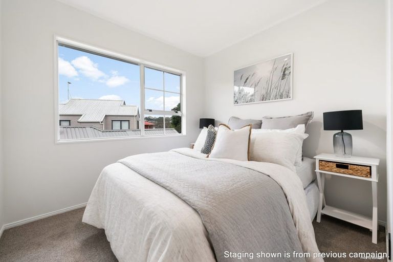 Photo of property in 1/9 Delisle Place, Windsor Park, Auckland, 0632