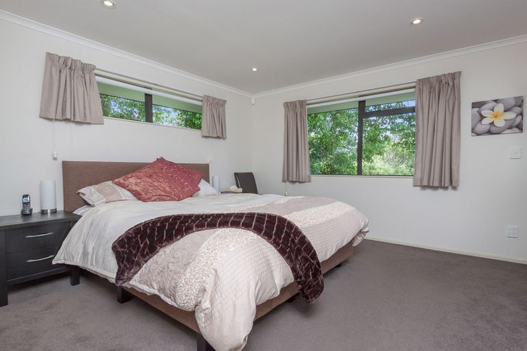 Photo of property in 12a Pendlebury Street, Green Bay, Auckland, 0604