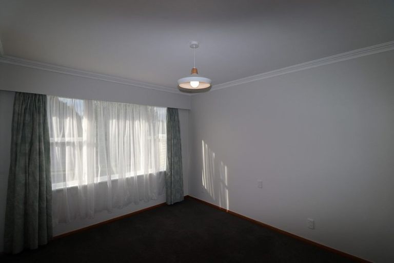Photo of property in 12 Highbury Drive, Levin, 5510