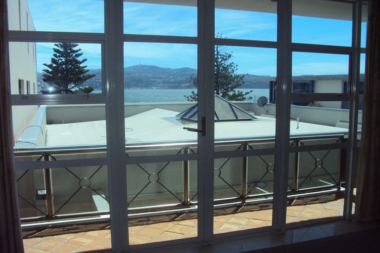 Photo of property in 346 Oriental Parade, Oriental Bay, Wellington, 6011