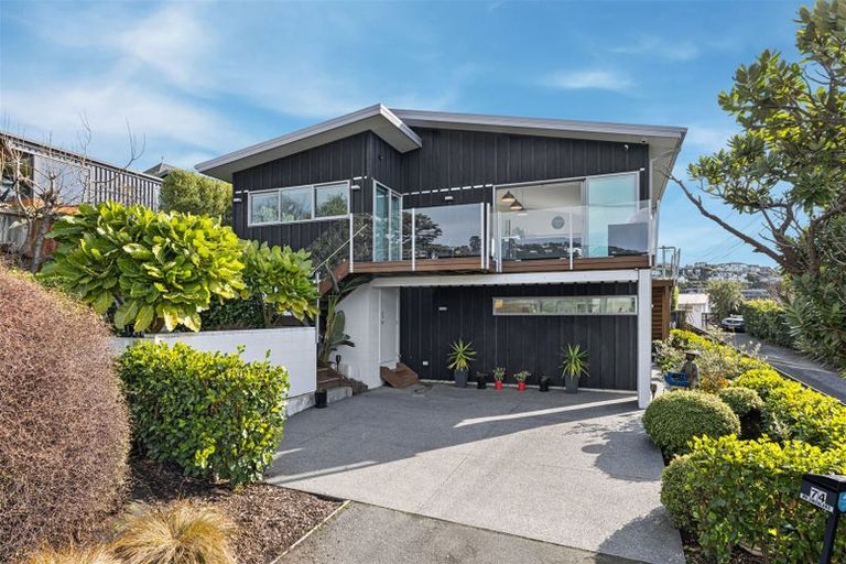Photo of property in 74 Moncks Spur Road, Redcliffs, Christchurch, 8081