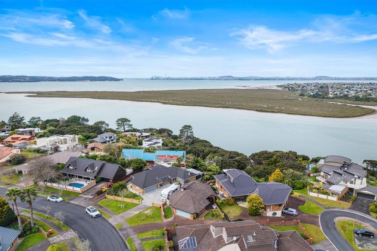 Photo of property in 9 Renoir Street, West Harbour, Auckland, 0618