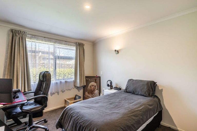 Photo of property in 35 Noumea Drive, Rangatira Park, Taupo, 3330