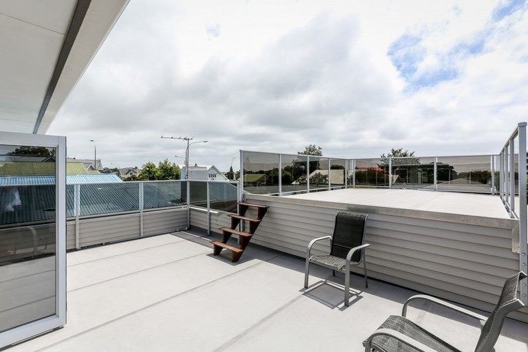 Photo of property in 73 Vivian Street, New Plymouth, 4310