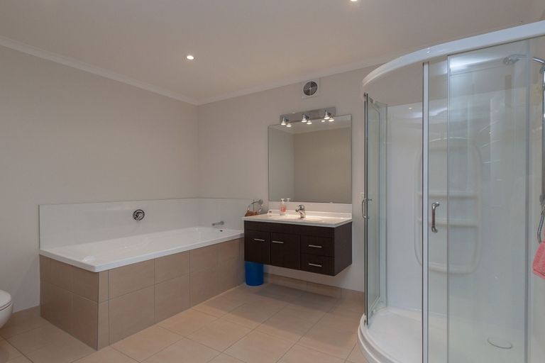 Photo of property in 12a Pendlebury Street, Green Bay, Auckland, 0604