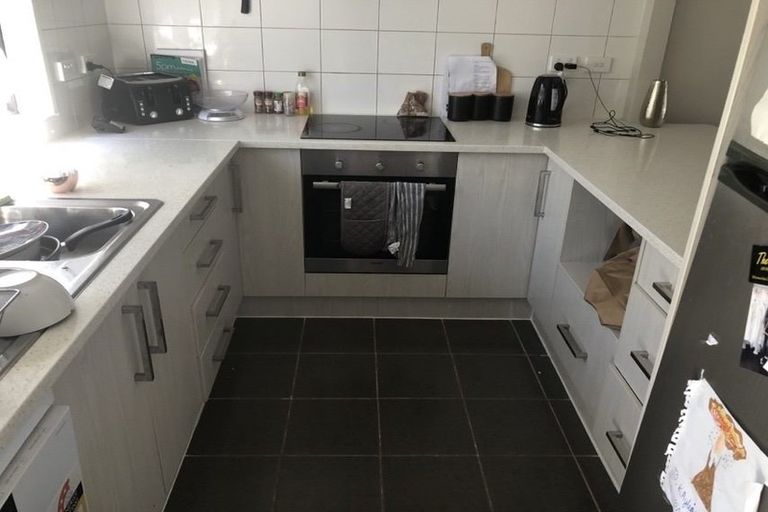 Photo of property in 59b Seaview Road, Marfell, New Plymouth, 4310