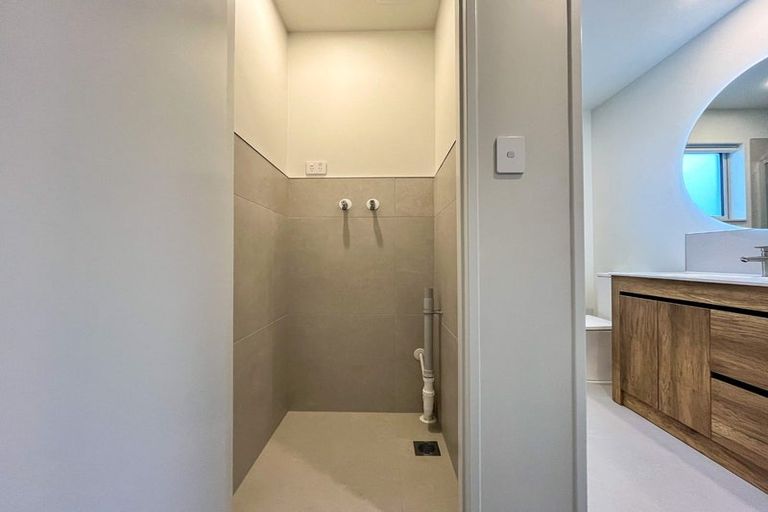Photo of property in 14/9 Aeroview Drive, Beach Haven, Auckland, 0626