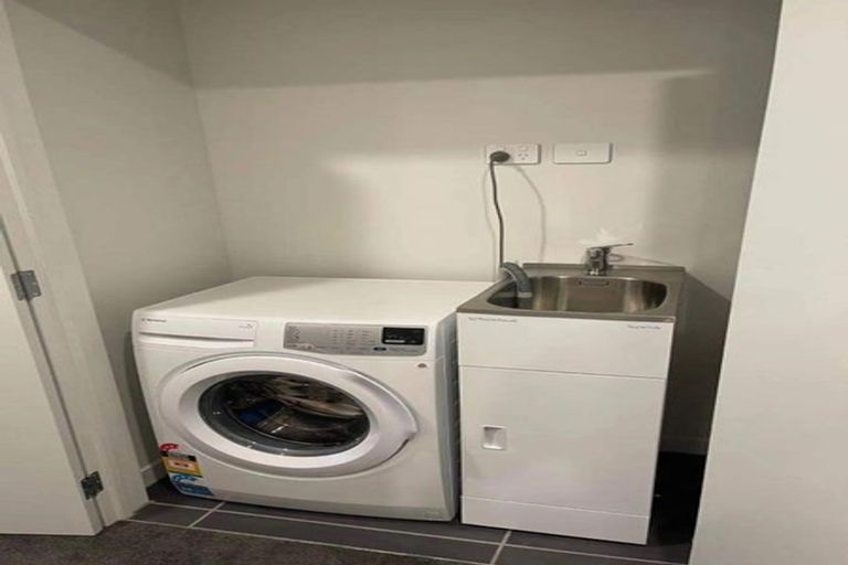 Photo of property in Pinnacle Apartments, E301/160 Victoria Street, Te Aro, Wellington, 6011