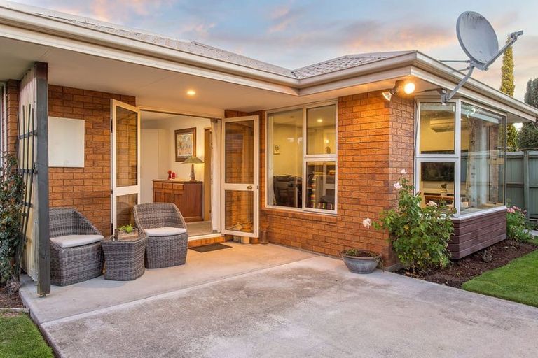 Photo of property in 2/26 Studholme Street, Somerfield, Christchurch, 8024