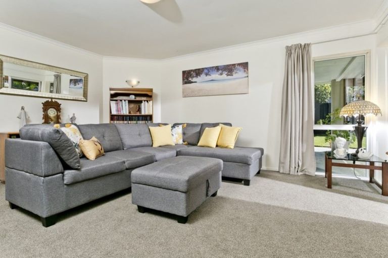 Photo of property in 17 Te Wharau Drive, Greenhithe, Auckland, 0632