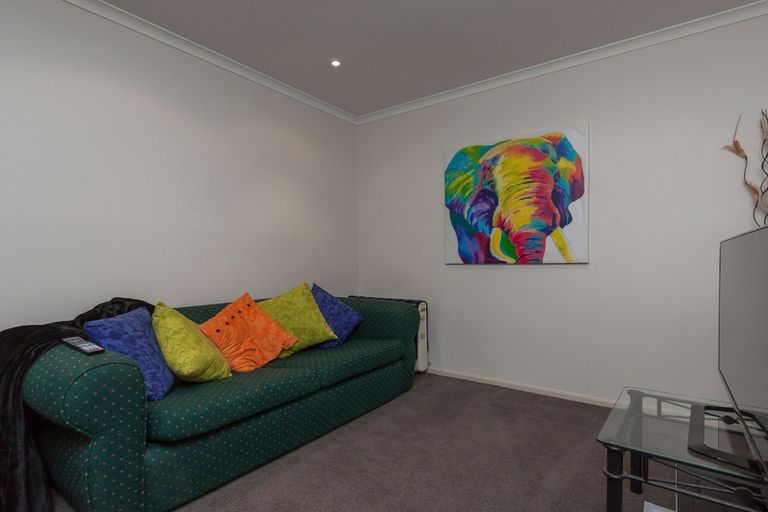 Photo of property in 12a Pendlebury Street, Green Bay, Auckland, 0604