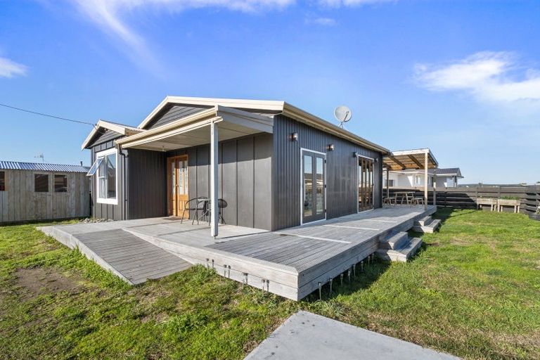 Photo of property in 18 Norton Street, Foxton Beach, Foxton, 4815