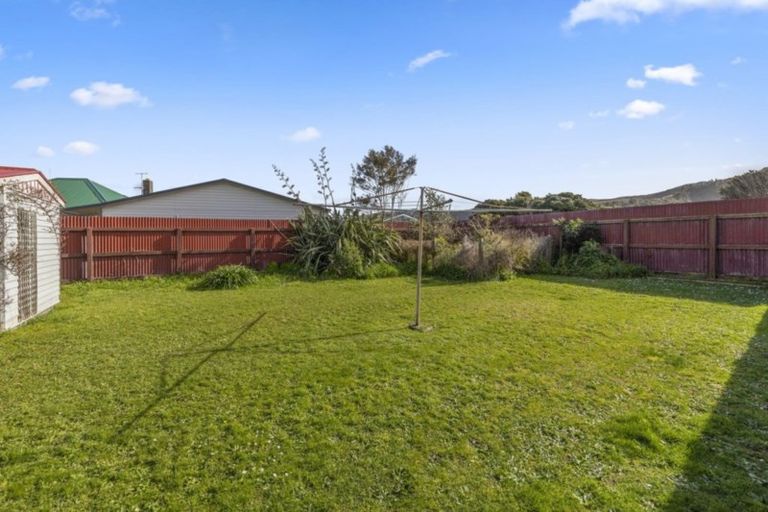 Photo of property in 19 Farmer Crescent, Taita, Lower Hutt, 5011