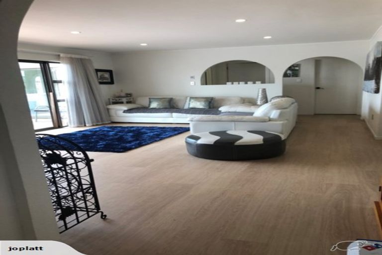 Photo of property in 31 Squirrel Lane, Browns Bay, Auckland, 0630