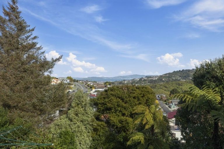 Photo of property in 3 Waipounamu Drive, Kelson, Lower Hutt, 5010