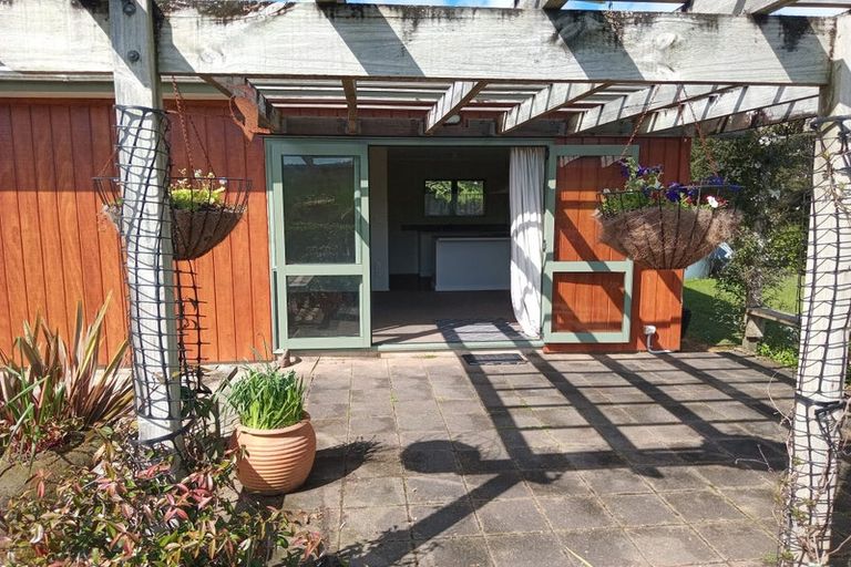 Photo of property in 112 Arrowsmith Road, Waitakere, Henderson, 0782