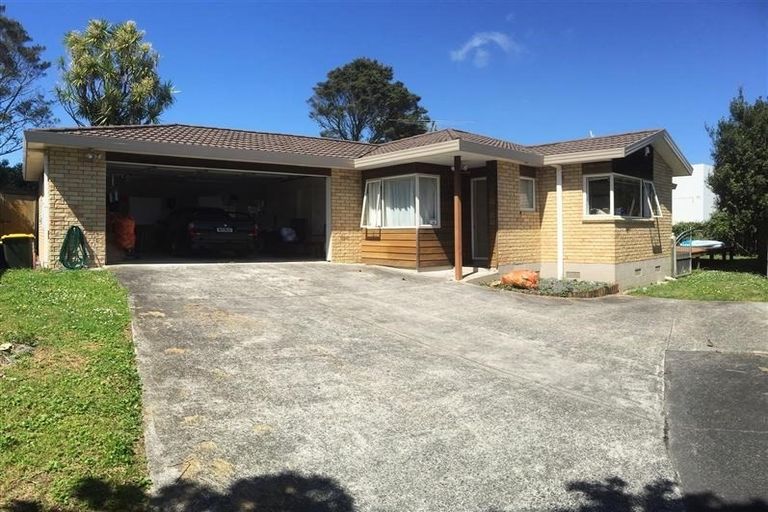 Photo of property in 20a Justin Place, Te Atatu Peninsula, Auckland, 0610