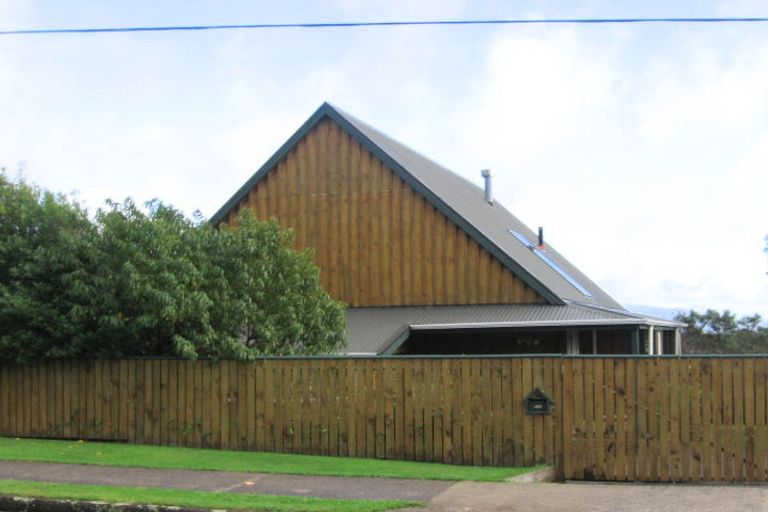 Photo of property in 36 Seddon Street, Waikanae, 5036