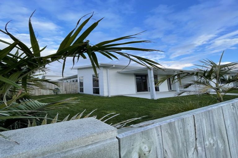 Photo of property in 10 Spinifex Street, Papamoa Beach, Papamoa, 3118